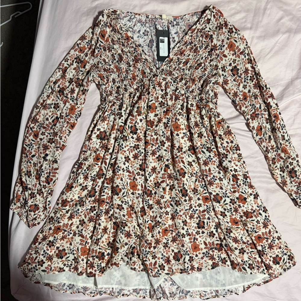 Promesa dress with leaves and sleeves